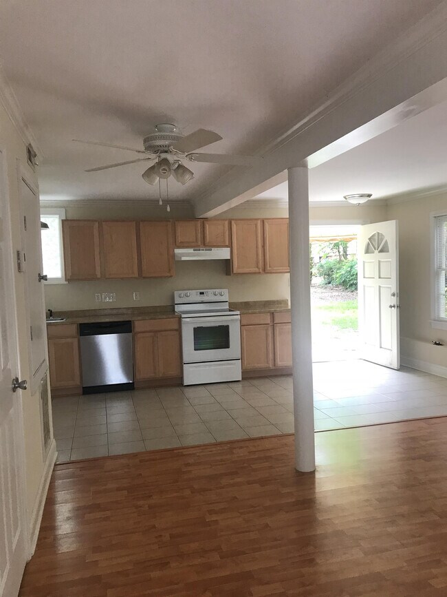 1529 Thomas Ave, Charlotte, NC 28205 House Rental in Charlotte, NC