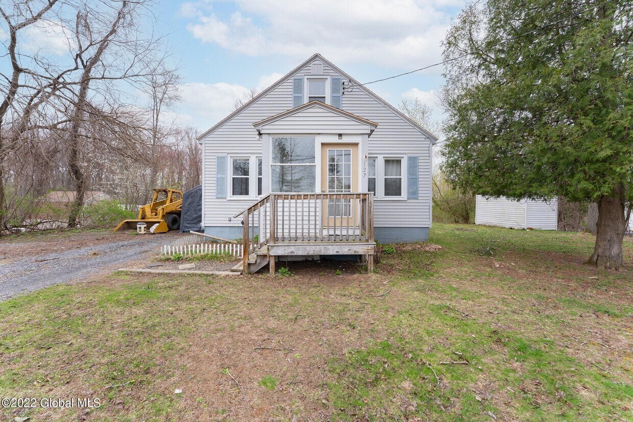 Primary Photo - 127 Rifle Range Rd