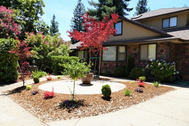 Building Photo - 2 Bedroom Plus a Den In Folsom! Beautiful ...