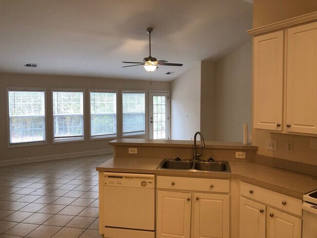 Building Photo - 2402 Windmill Way