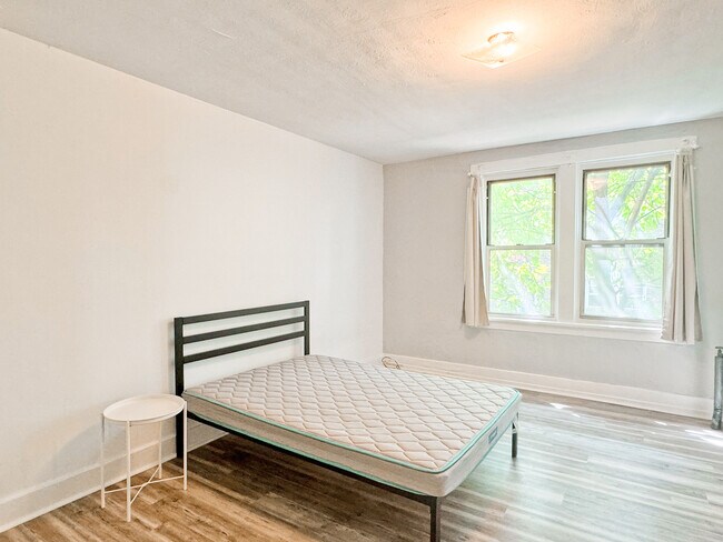 Foto del edificio - 5846 Alderson St