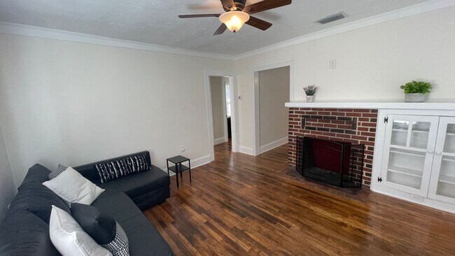 Foto del edificio - Unfurnished Annual Rental Available