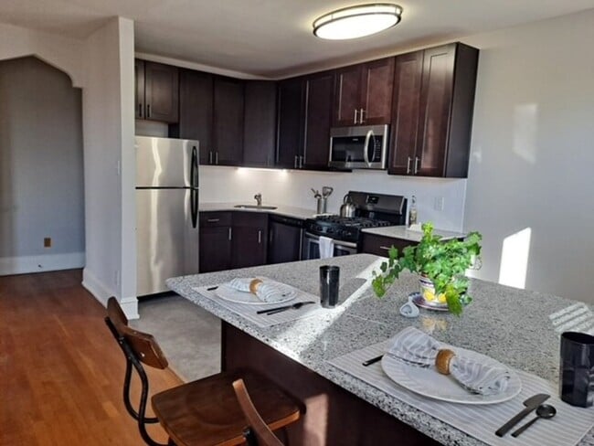 Interior Photo - Metropolitan Narberth Hall