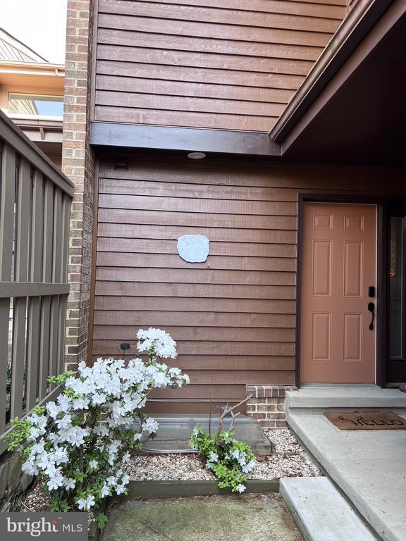 Foto del edificio - 5249 Strathmore Ave