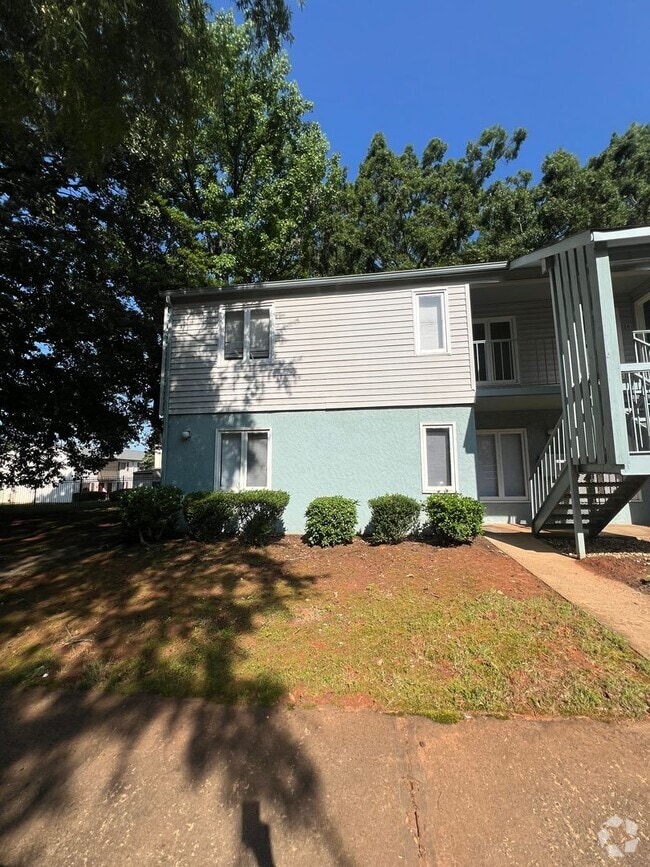 Building Photo - 1902 Meadowlark Ln