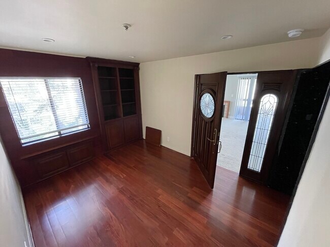 Foto del edificio - 5705 Friars Rd