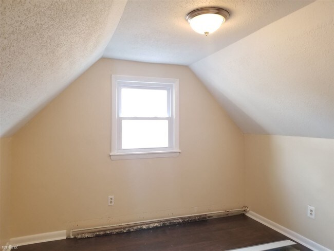 Building Photo - 48 Bright St