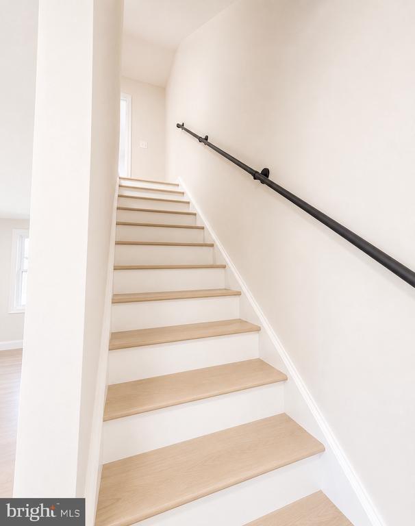 Building Photo - 641 Walton Ave