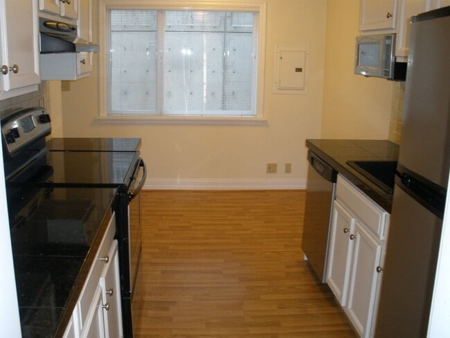 Building Photo - Magnolia Townhouse