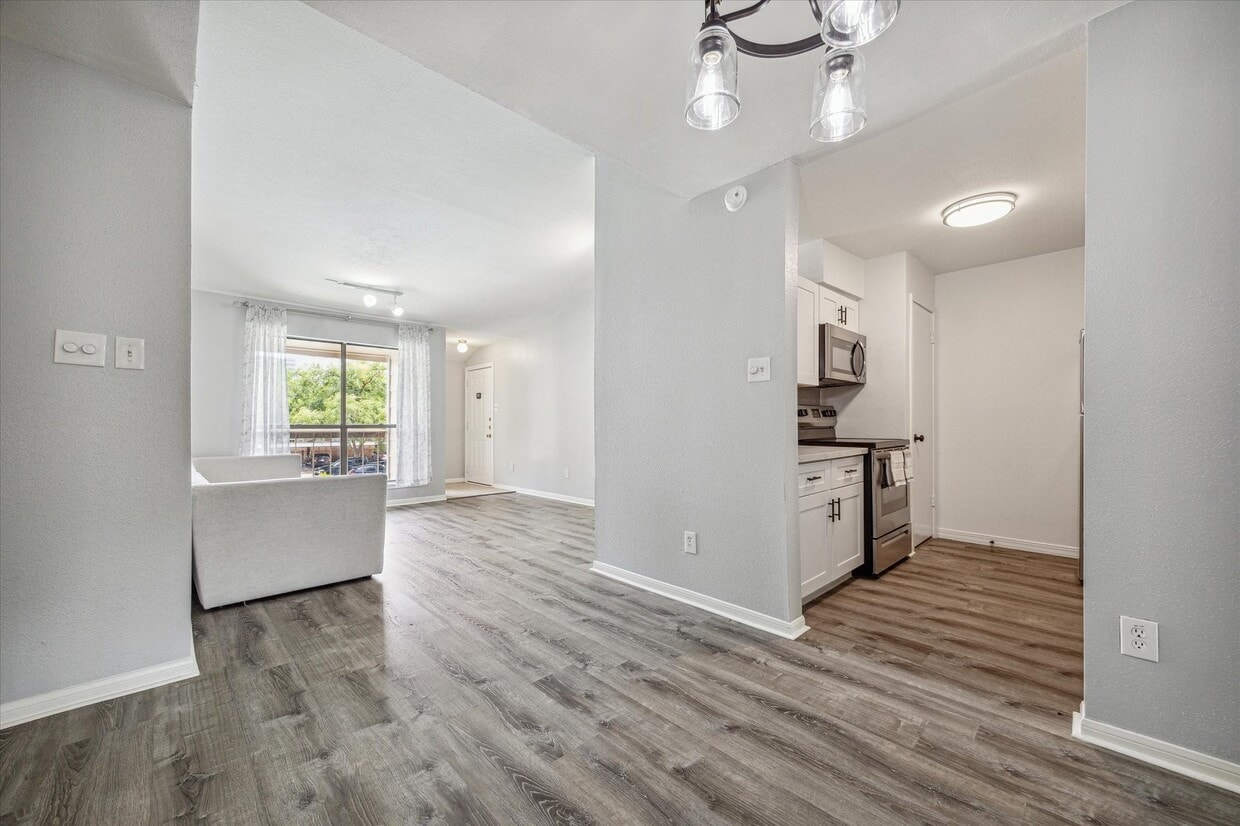 Foto principal - 2125 Augusta Dr