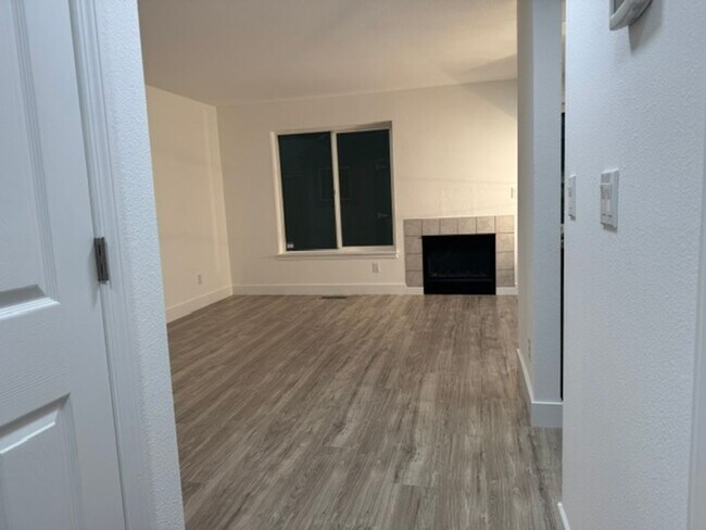 Foto del edificio - 15965 SW Roth Dr