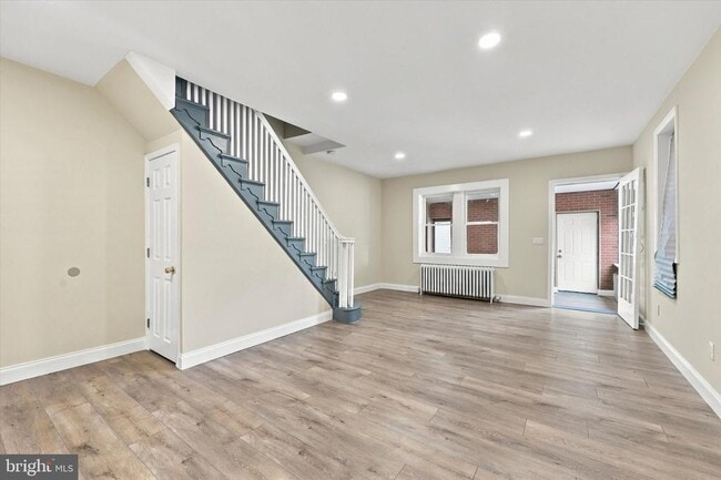 Building Photo - 227 Lindley Ave