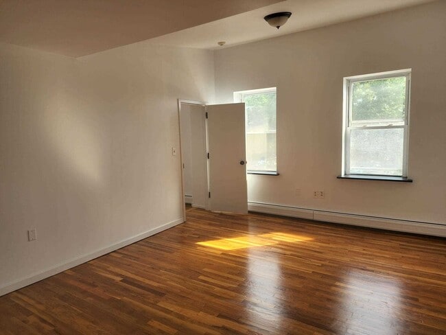 Building Photo - 26 Academy St