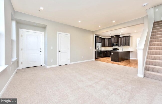 Foto del edificio - 43740 Transit Sq