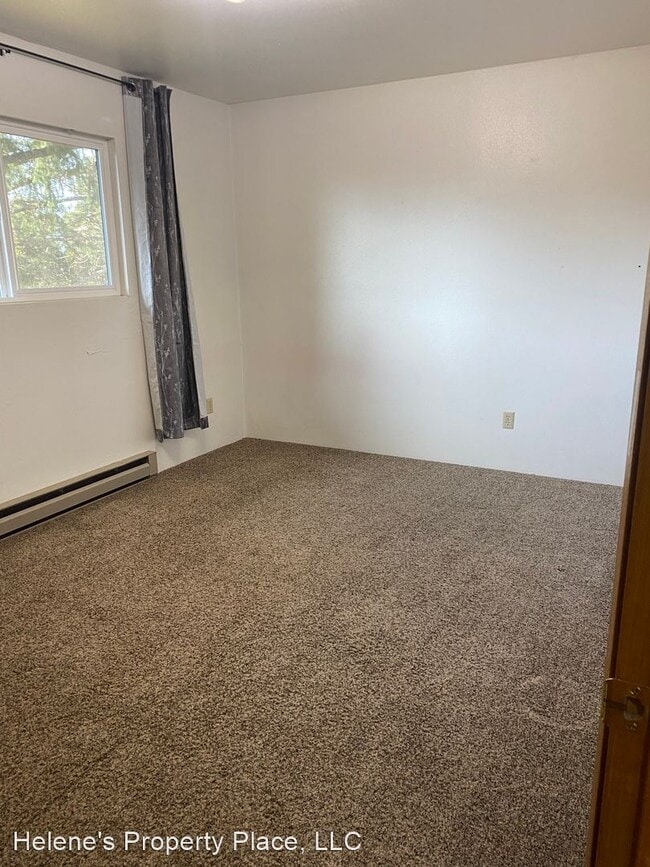 Building Photo - 2 br, 1.5 bath House - 2005 NE Terre View ...