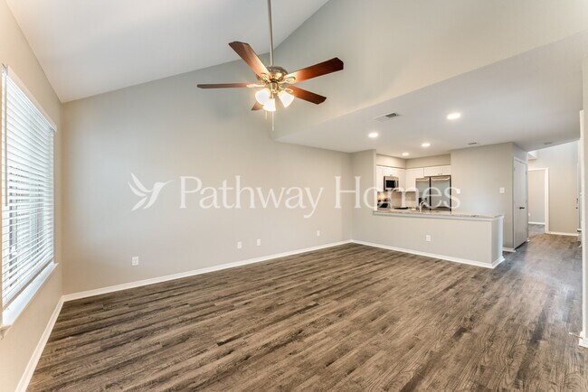 Foto del edificio - 920 Fairbanks Cir