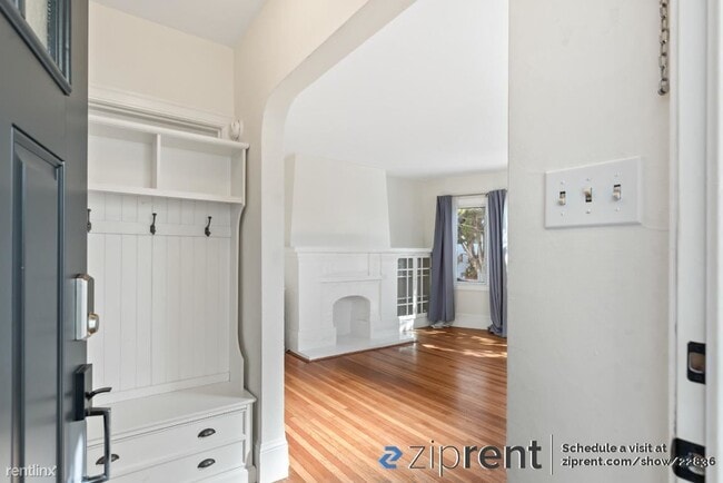 Building Photo - 3 br, 1 bath House - 434 Naples Street, Sa...