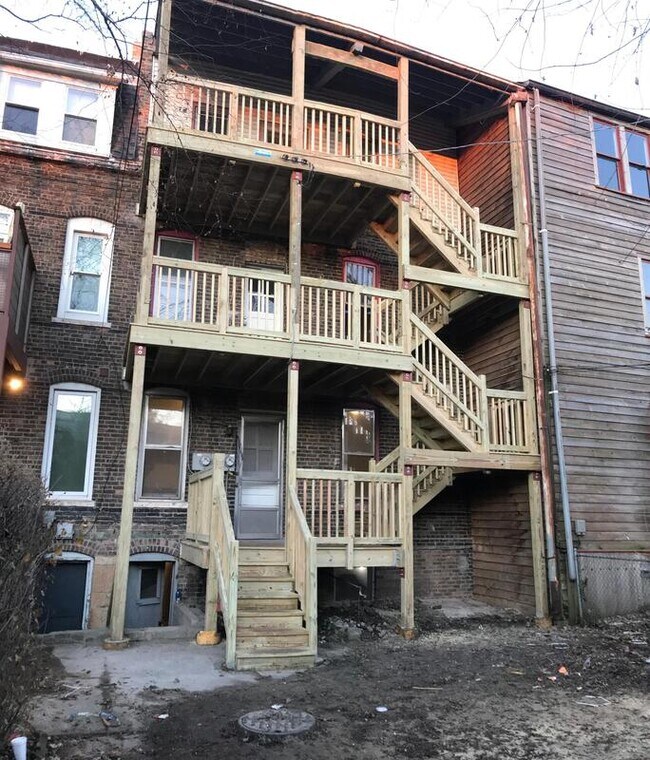 Foto del edificio - 11335 S Langley Ave