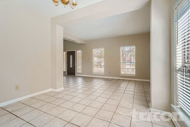 Foto del edificio - 5911 Klamath Falls Ct