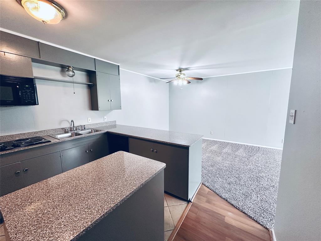 Foto principal - 601 W 11th St