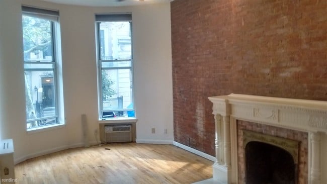 Foto del edificio - 3 br, 2 bath  - 51 W 74th St