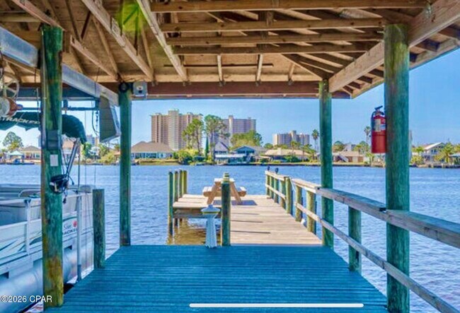 Foto del edificio - 7813 N Lagoon Dr