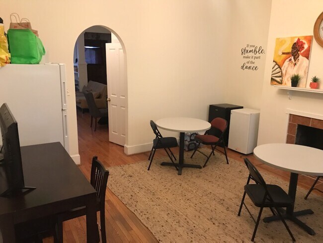 Building Photo - 18 E Lafayette Ave