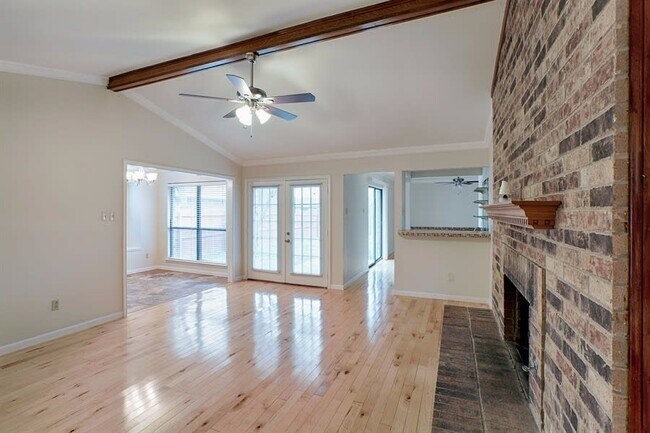 Building Photo - 1720 Brighton Dr