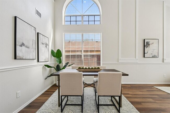 Building Photo - 1110 Blue Fox Dr