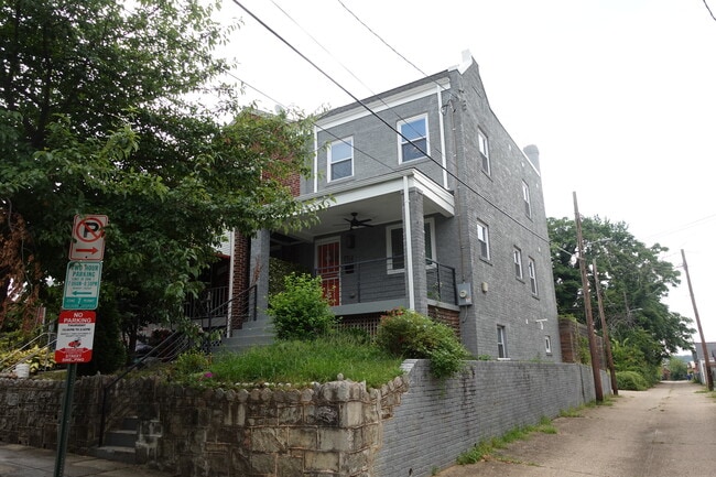 Building Photo - 1712 Fort Davis St SE