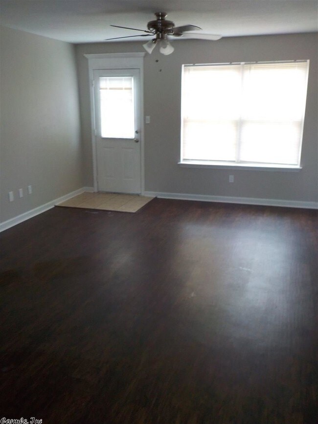 Building Photo - 16008 Autumn Cove