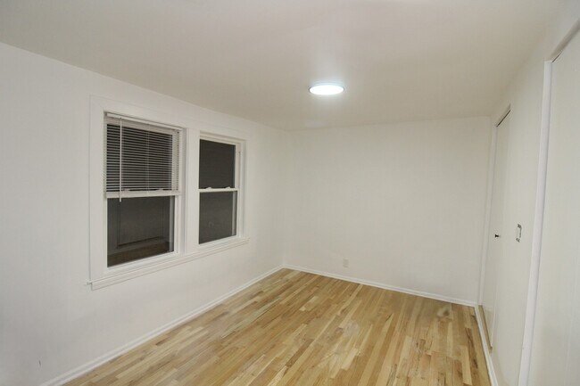 Foto del edificio - 2470 N Clybourn Ave