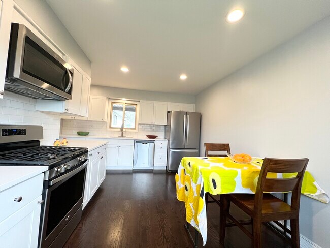 Foto del edificio - 930 Old Trail Rd
