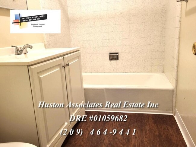 Building Photo - 6713 N El Dorado St