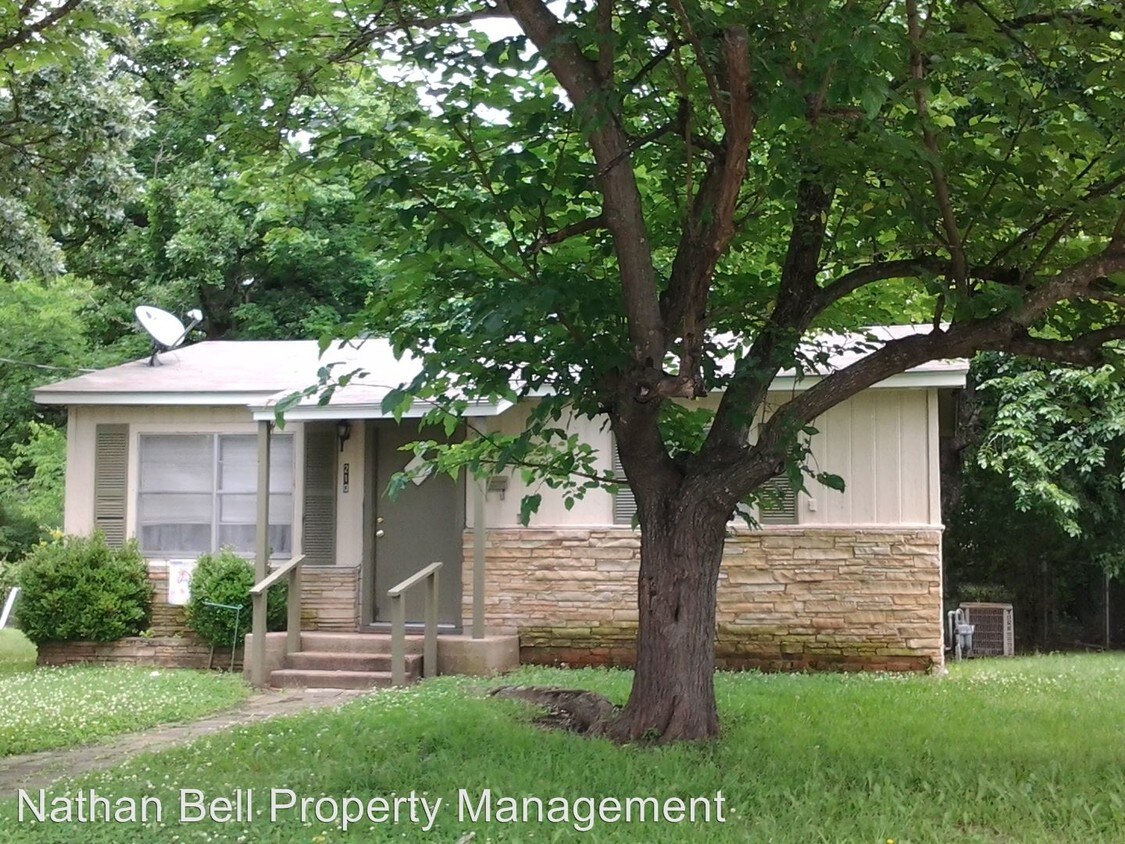 Primary Photo - 2 br, 1 bath House - 210 NW 31st