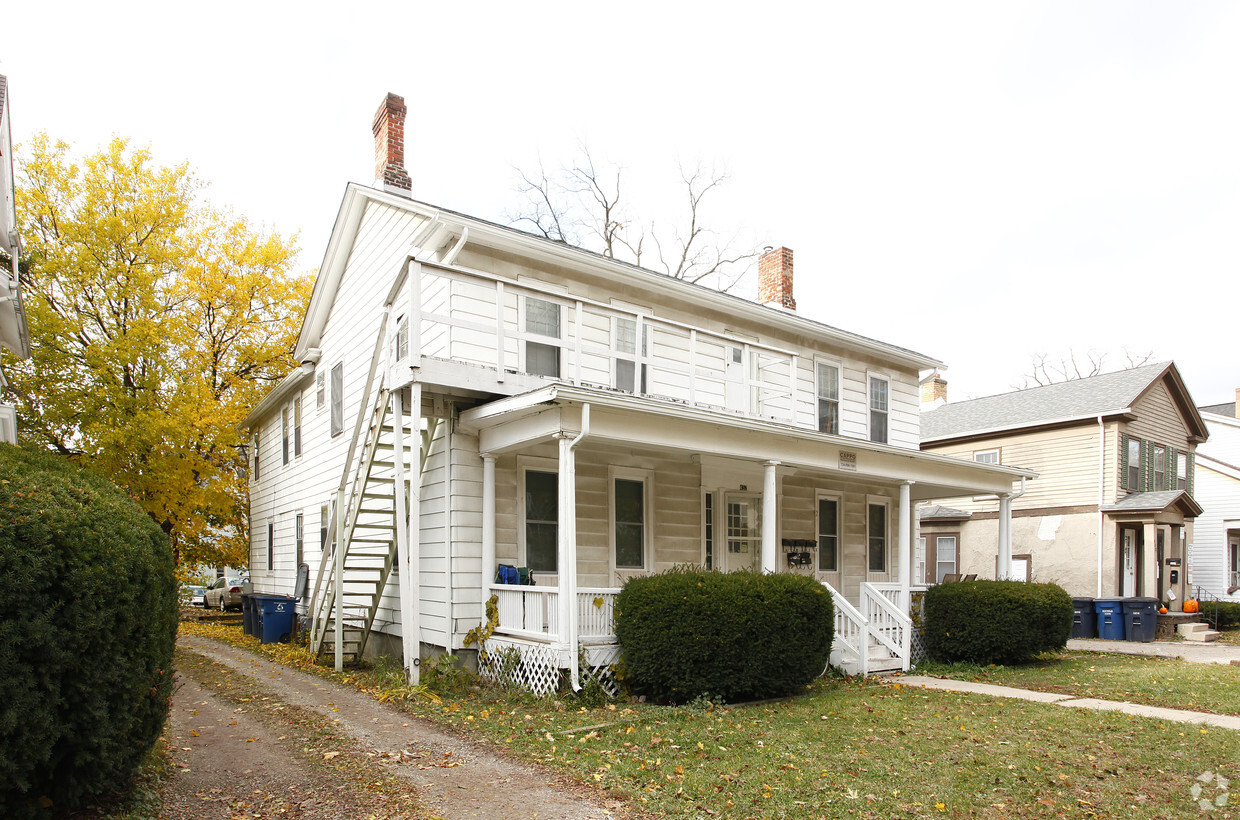 Building Photo - 432 S Division St