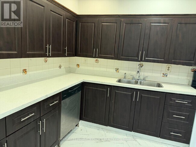 Photo du bâtiment - 3533 Derry Rd E