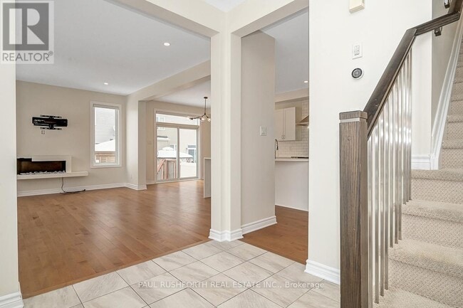 Photo du bâtiment - 115 Discovery Cres