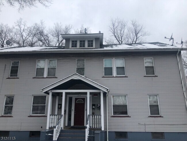 Foto del edificio - 273 S Clinton St