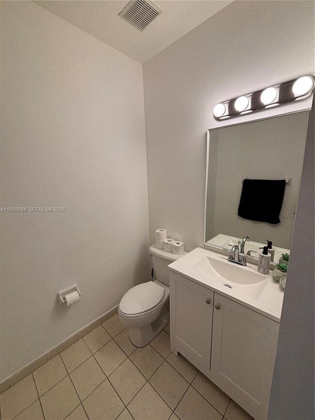 Building Photo - 2914 SE 15th Terrace