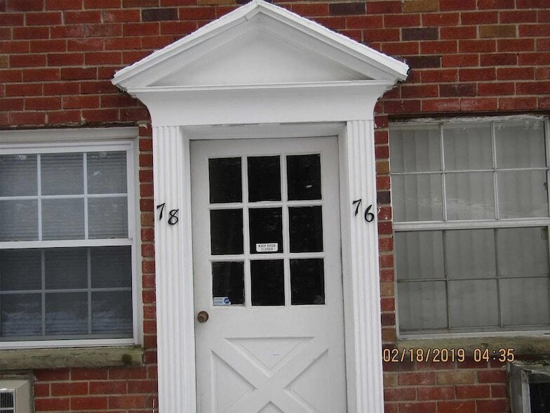 Primary Photo - 6 Colonial Rd