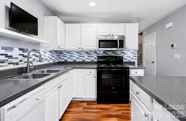 Foto del edificio - 10519 Yellow Rose Ln