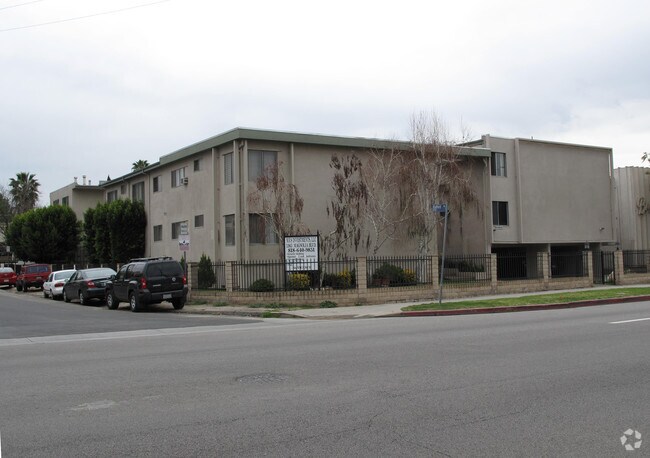 Building Photo - 11865 Magnolia Blvd