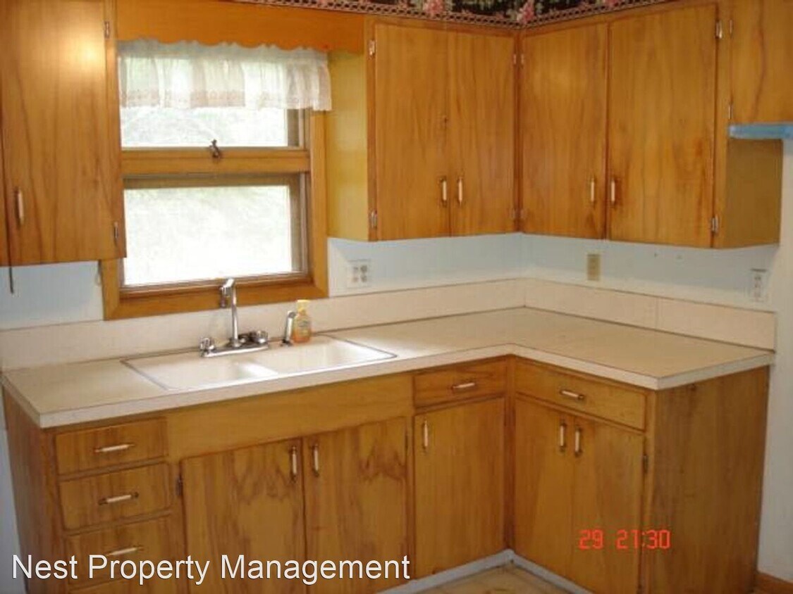Building Photo - 1424 Prairie Du Chien Rd