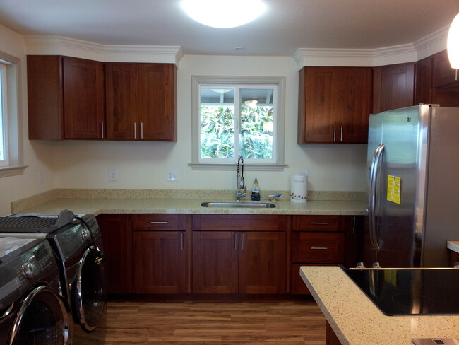 Building Photo - Large Upstairs Unit (Duplex) Kaneohe - 3 b...