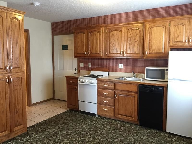 2306 E 8th St Unit H, Joplin, MO 64801 Room for Rent in Joplin, MO