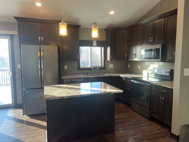 Foto del edificio - 306 Luella Pl NE