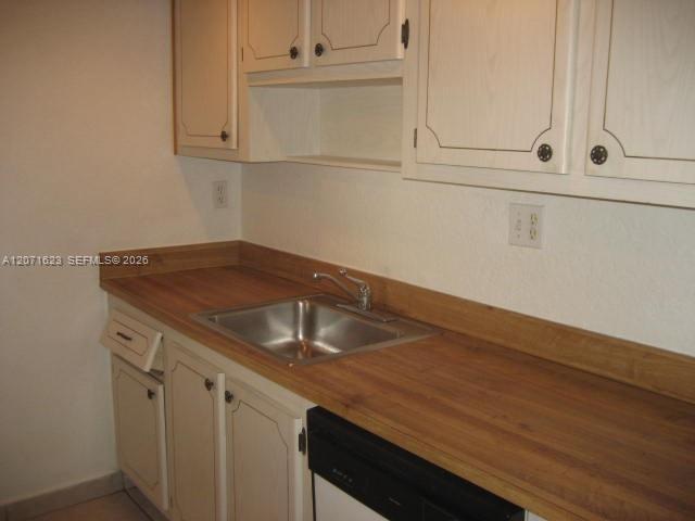 Foto del edificio - 14525 N Kendall Dr