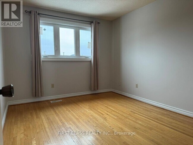 Building Photo - 11 Coleraine Ave