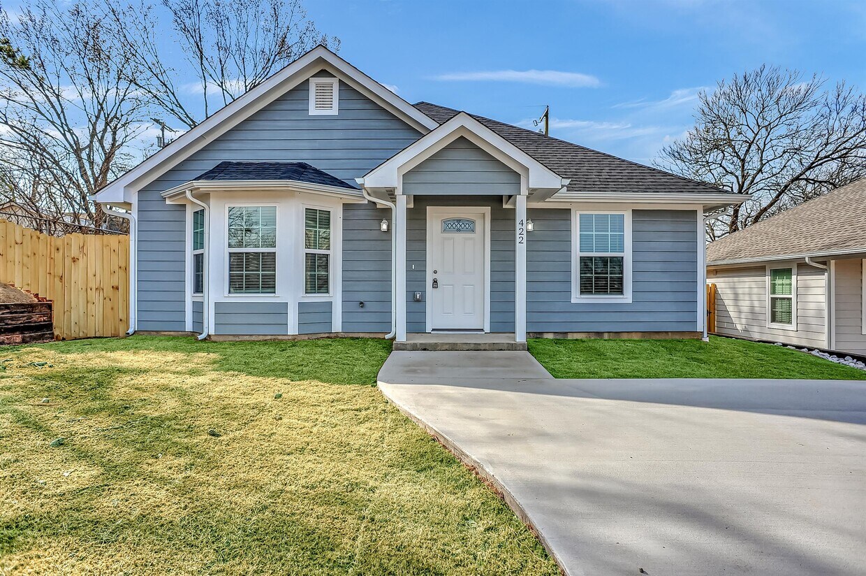 422 E Elm St, Denison, TX 75021 House for Rent in Denison, TX
